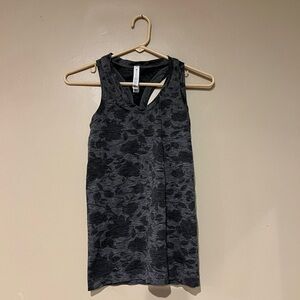 Athleta Momentum Seamless Racer Tank Camo Grey Size XS